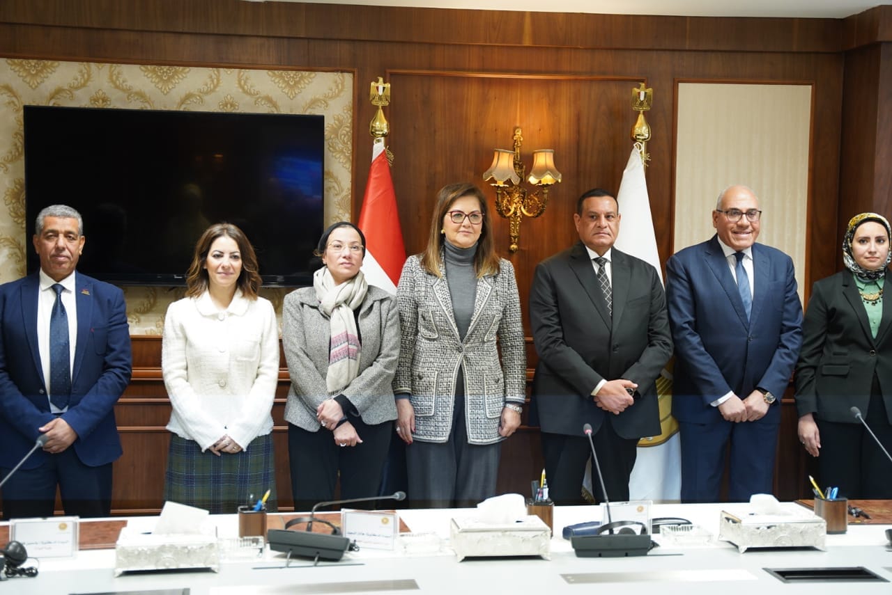 عقود تنفيذ مشروعات المرحلة الخامسة من البنية الأساسية لمنظومة المخلفات الصلبة