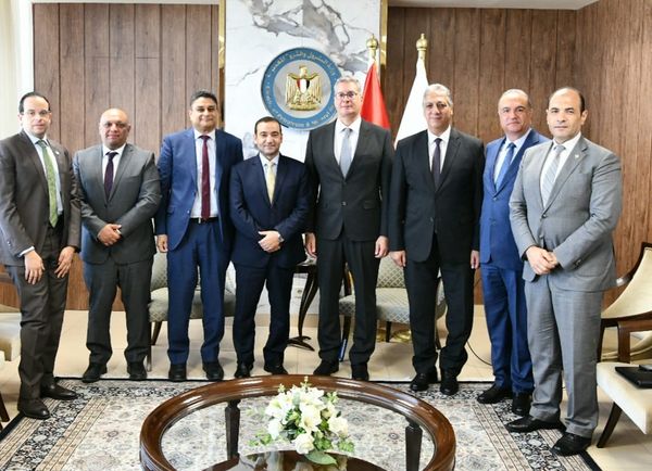 وزير البترول يلتقي وفد من شركة ويذرفورد العالمية