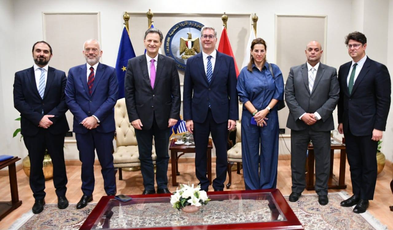 وزير البترول يلتقي وزير البيئة والطاقة اليوناني