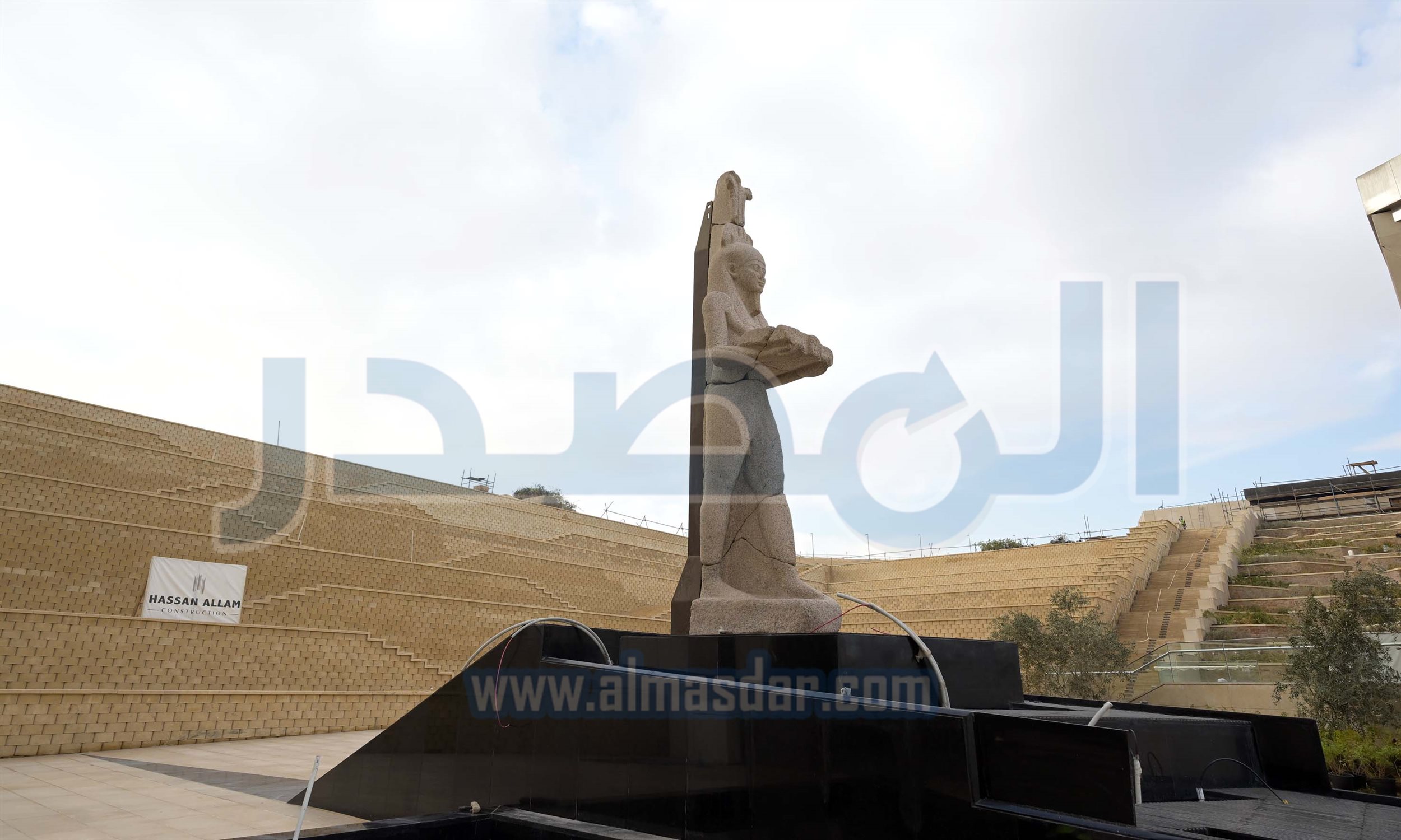 مدبولي يتفقد اللمسات النهائية لمشروع المتحف المصري الكبير